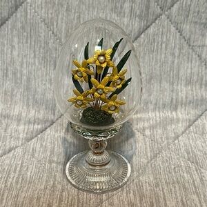 House of Faberge Crystal Egg - Pearl Gold Trim Daffodil Bouquet